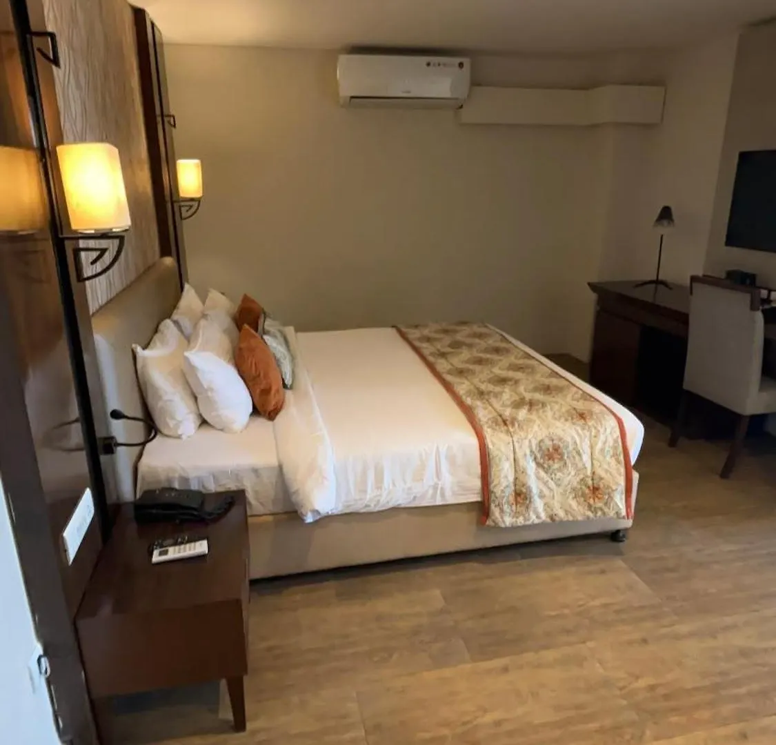 Regenta Resort & Spa Mashobra Shimla 4*,